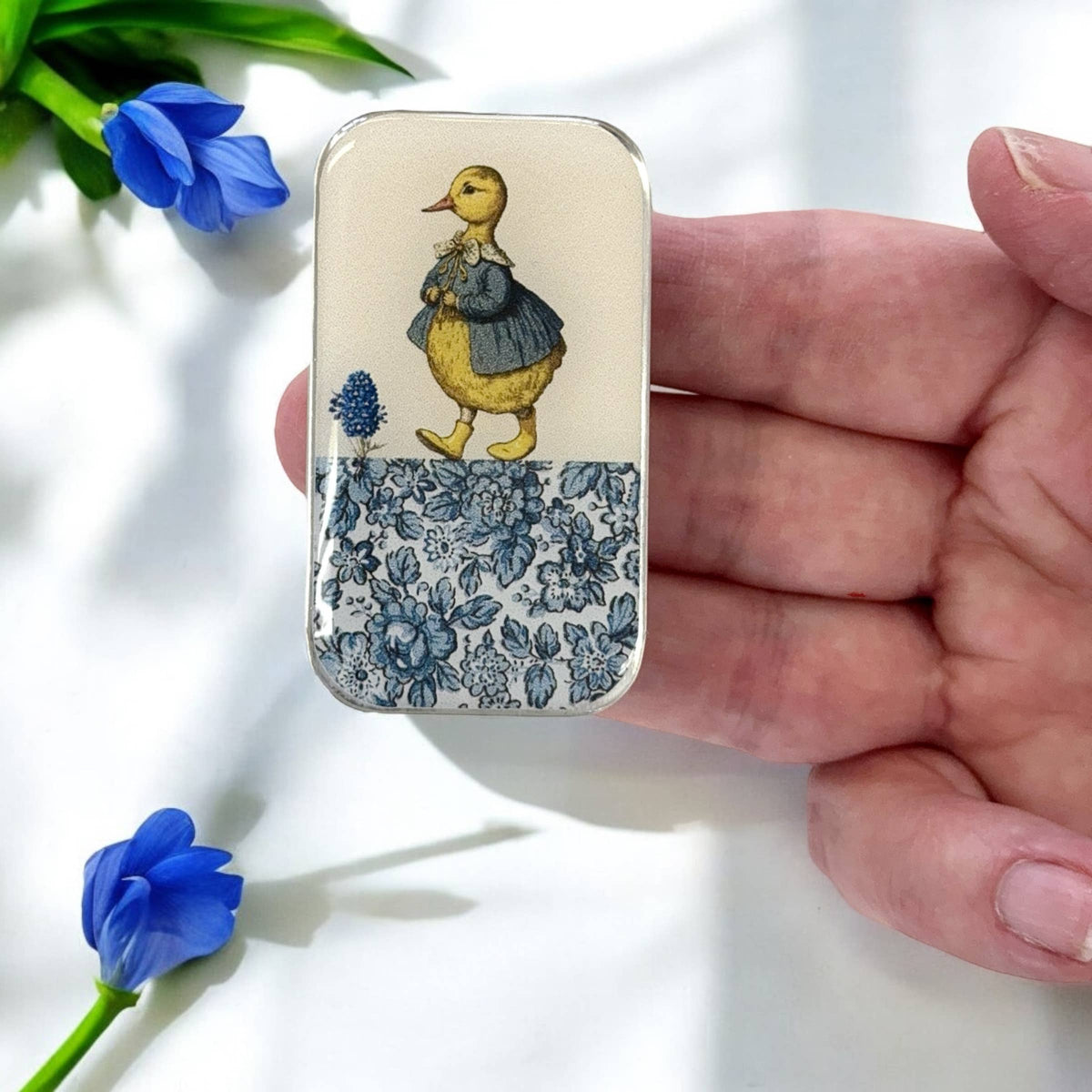 Duck and Flowers Notion Tin - Firefly Notes