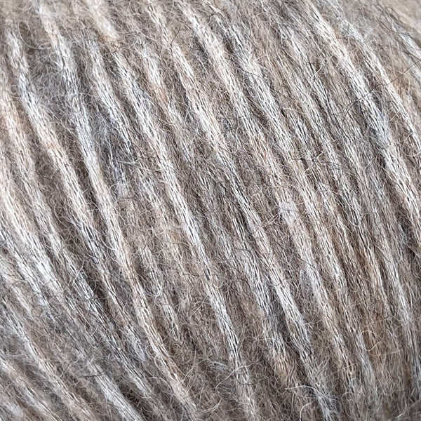 Closeup van bol Snefnug Natur kleur Guldregn