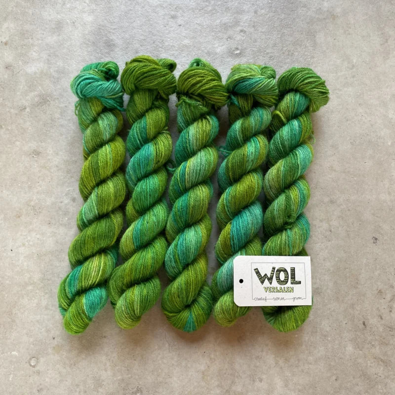 5 strengen handgeverfde Exmoor Sock in groene kleuren