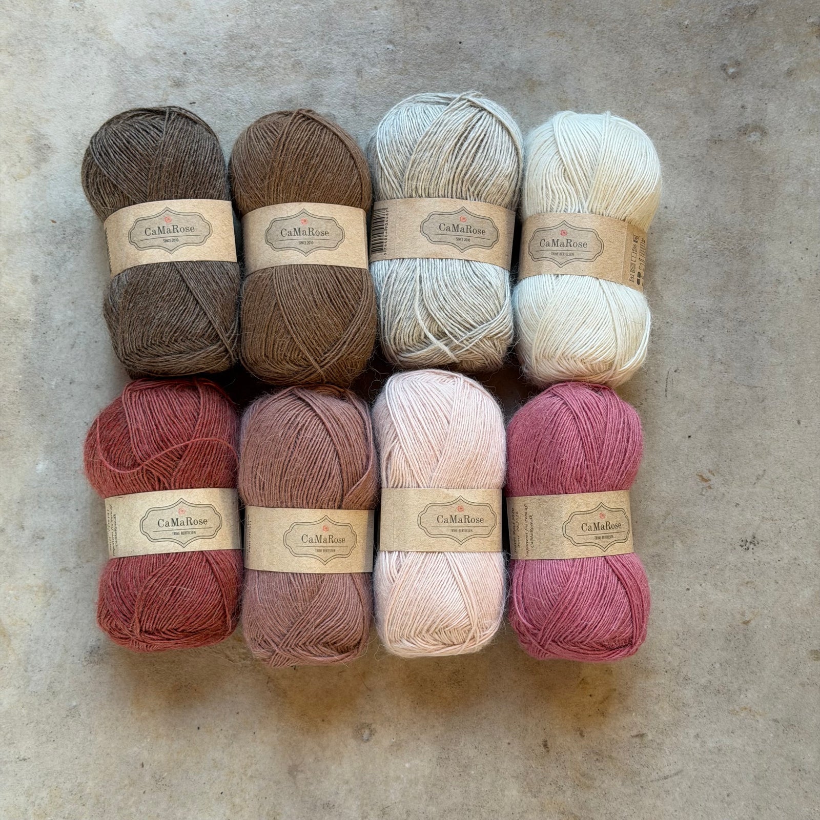 8 bolletjes Tynd Lamauld van Camarose in verschillende roze/ bruine tinten