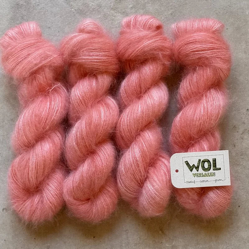 4 strengen handgeverfde Silk Mohairvan Wol Verhalen in de kleur Shell Pink