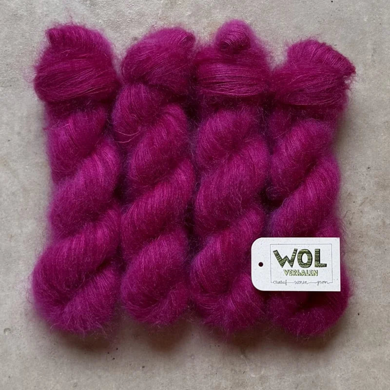 4 strengen handgeverfde Silk Mohairvan Wol Verhalen in de kleur Khoi
