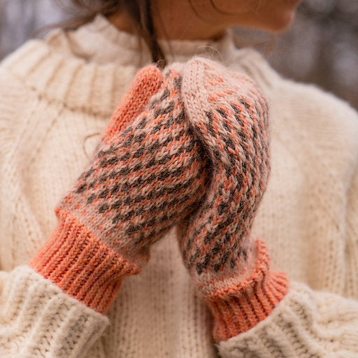 Sprinklify Mittens in Lamauld van CaMaRose