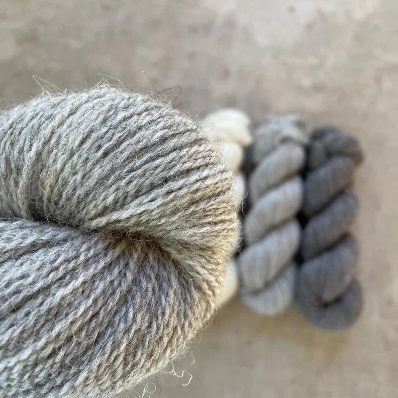 Closeup van de middelste kleur van de basiskleuren Rustic Sport Grey